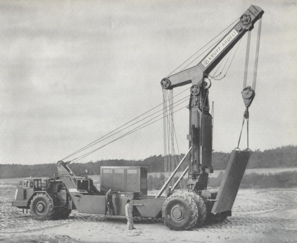 Krupp-Ardelt-Bergungskran 15 t, verkehrsrot/lichtgrau, mit